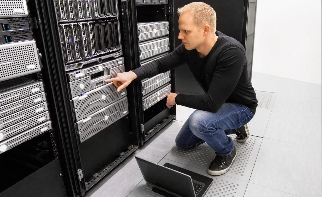 Data room network fault troubleshooting