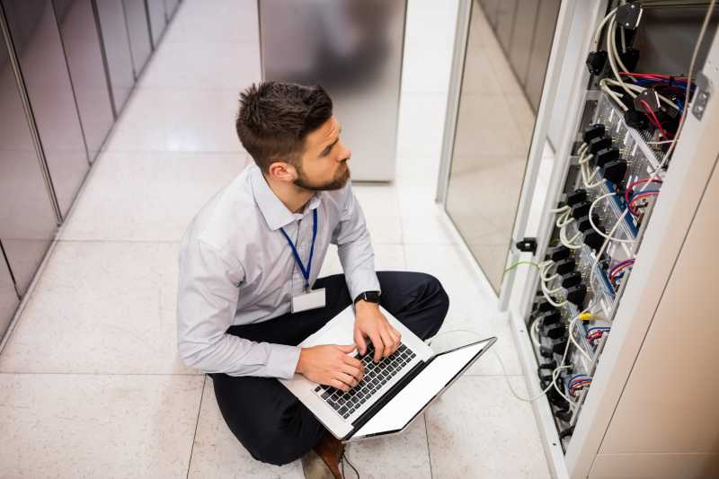 Data room equipment routine inspection